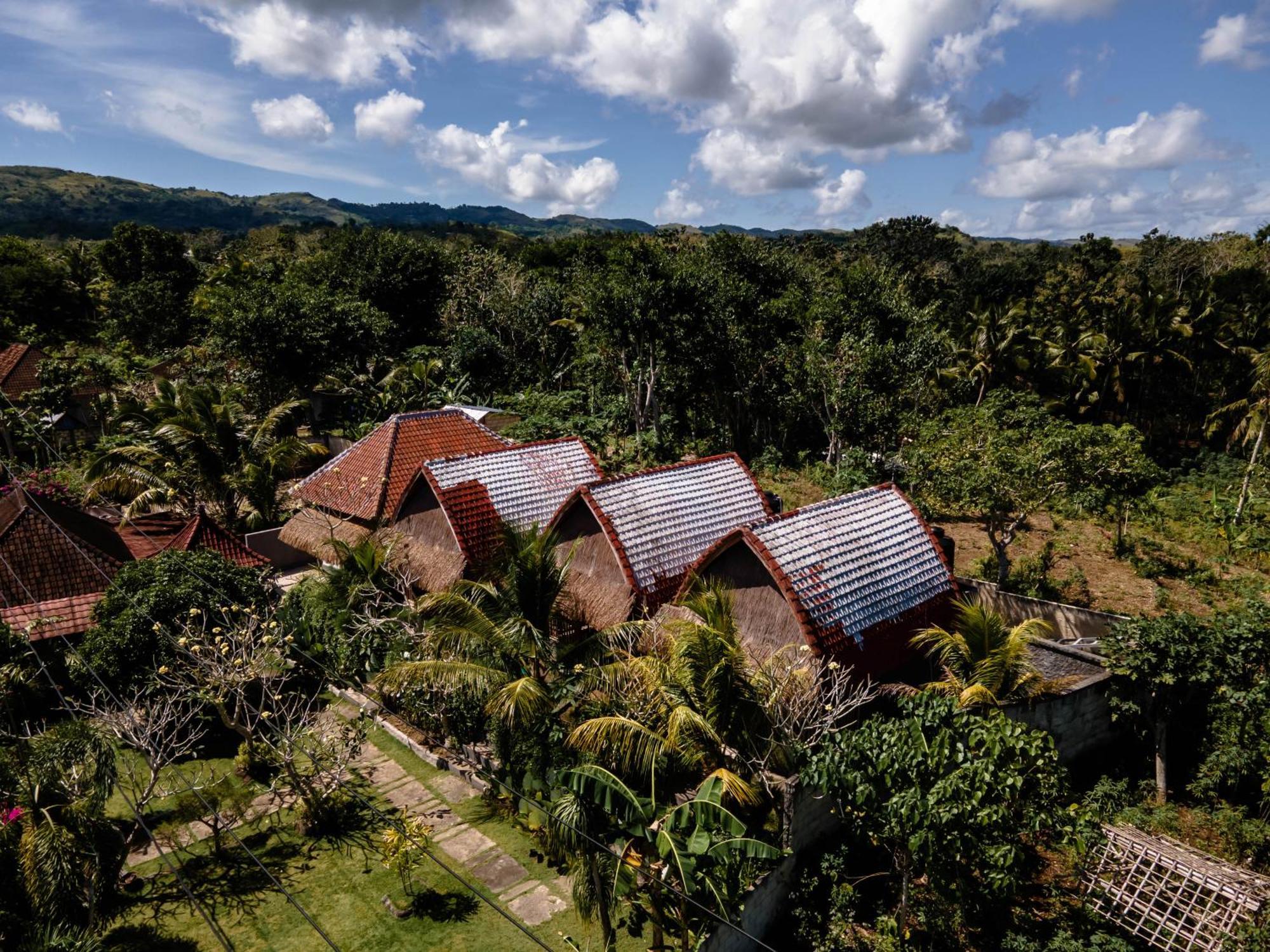 Temeling Jungle Inn Batumadeg Luaran gambar