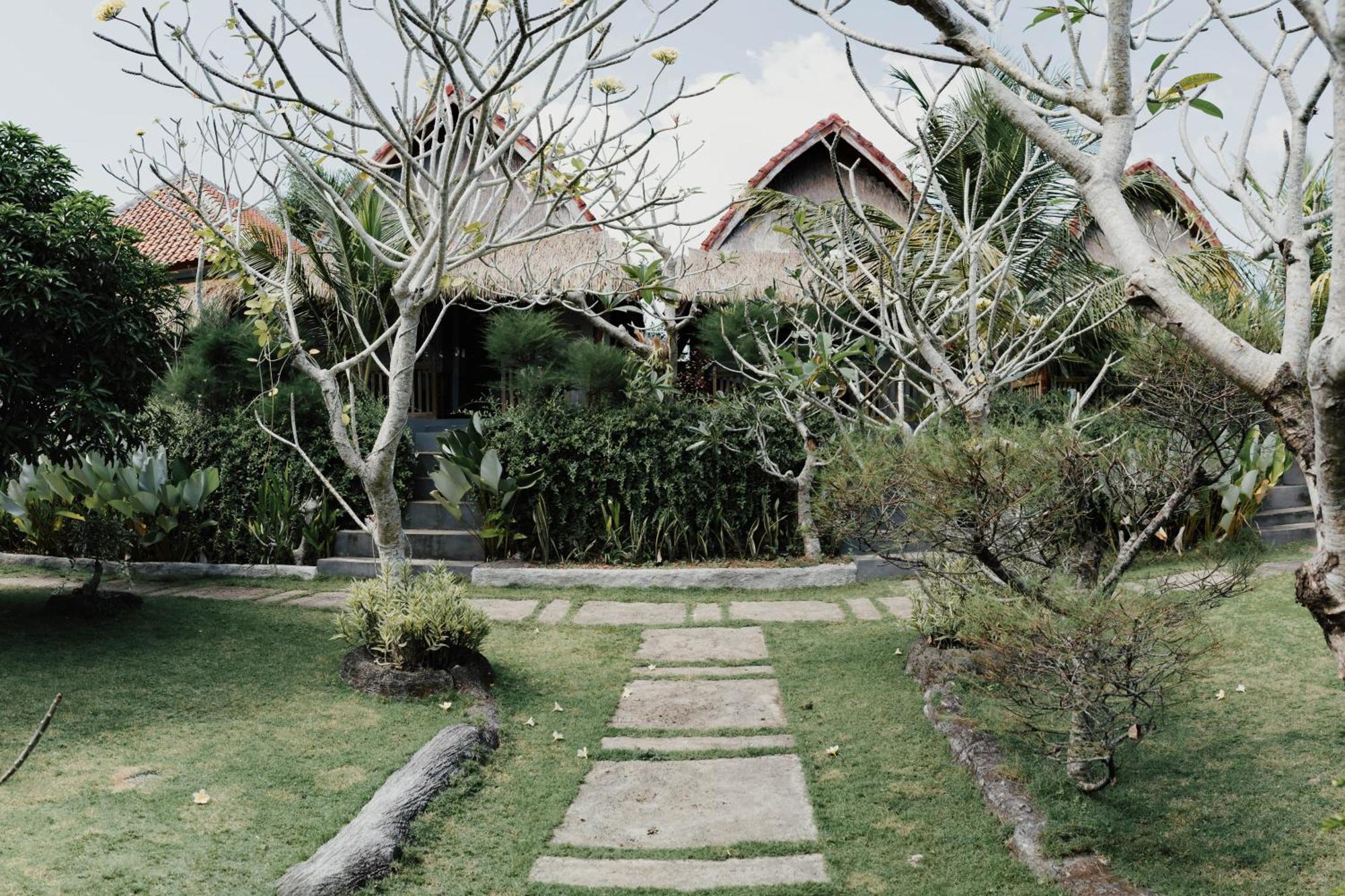 Temeling Jungle Inn Batumadeg Luaran gambar