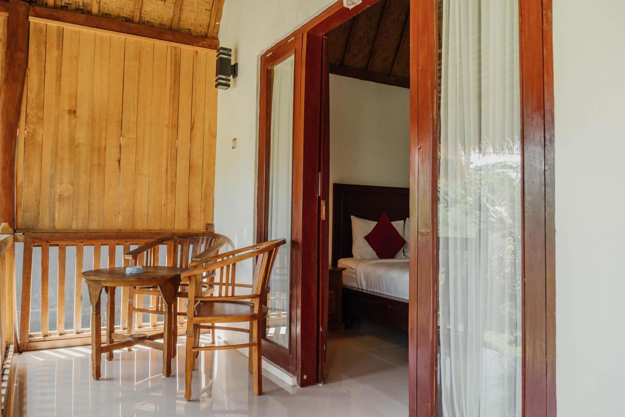 Temeling Jungle Inn Batumadeg Luaran gambar